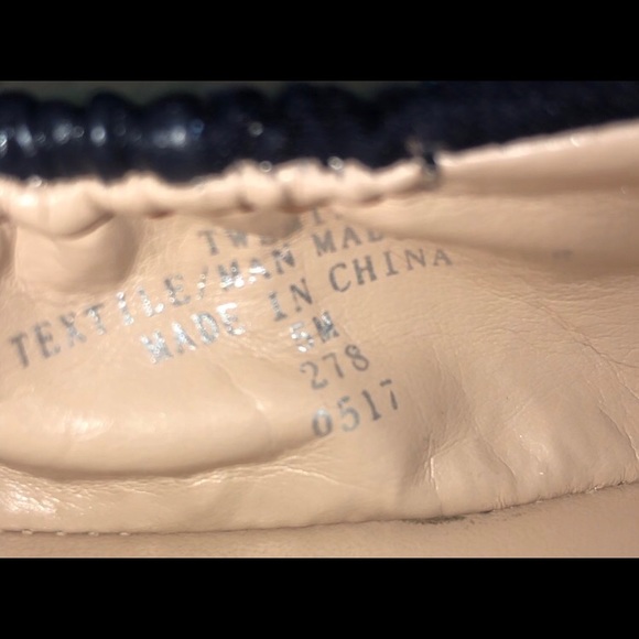 $$ Marked Down to Final Price ππ»ππ». Cute Ballerina Tommy Hilfiger Navy flats - Picture 7 of 8